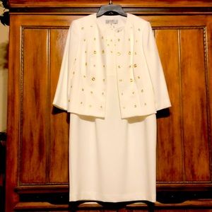2-piece Women’s dress and blazer, never worn. Excellent condition.